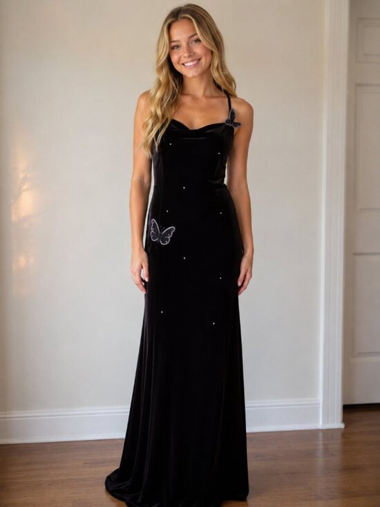 Molly Malloy Dresses & Skirts - Molly Malloy Black Velvet Dress Butterfly Accent NWT